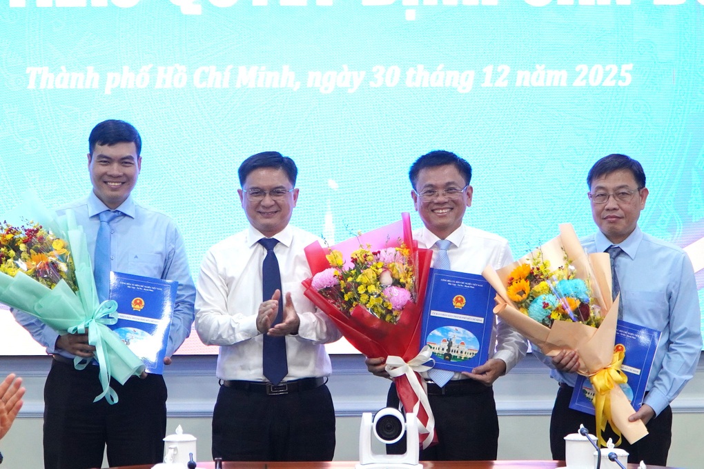 Trung tâm Phục vụ hành chính công TPHCM có giám đốc trước ngày ra mắt - 1