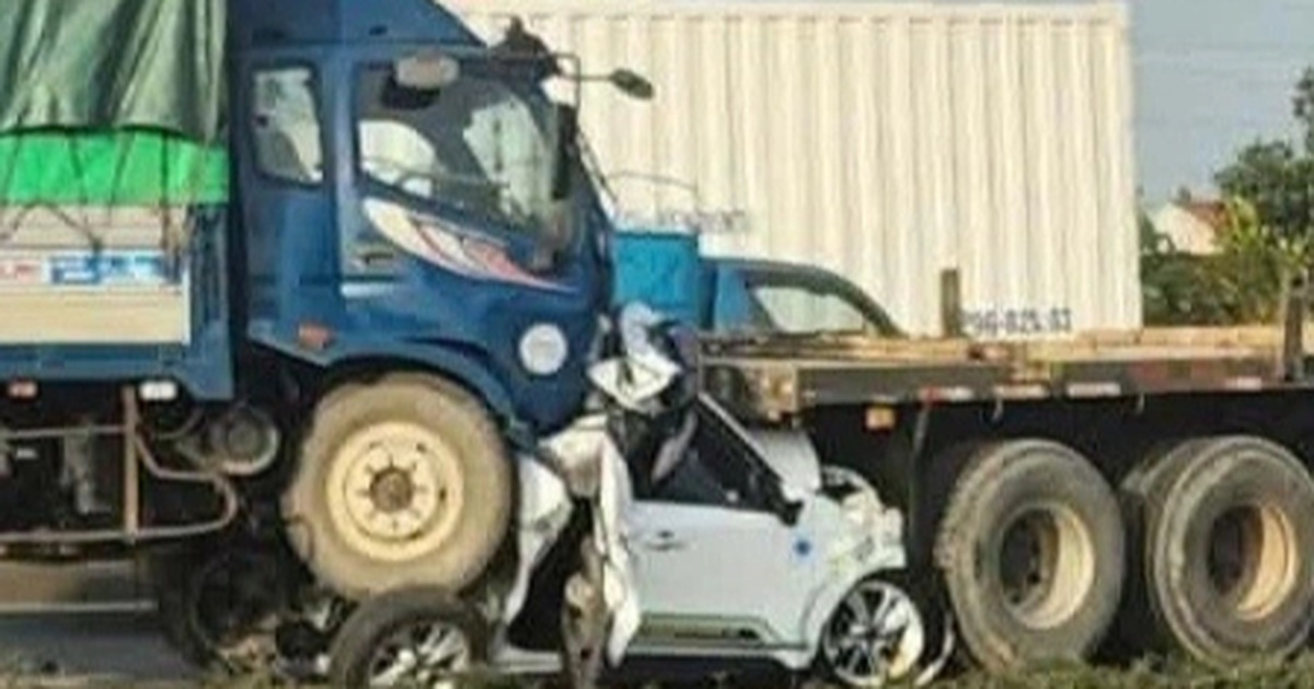 Tai nạn liên hoàn 7 ô tô trên Quốc lộ 5, hai người thiệt mạng