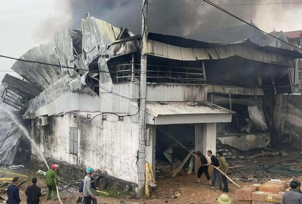 Cháy xưởng may ở Hải Phòng - 1