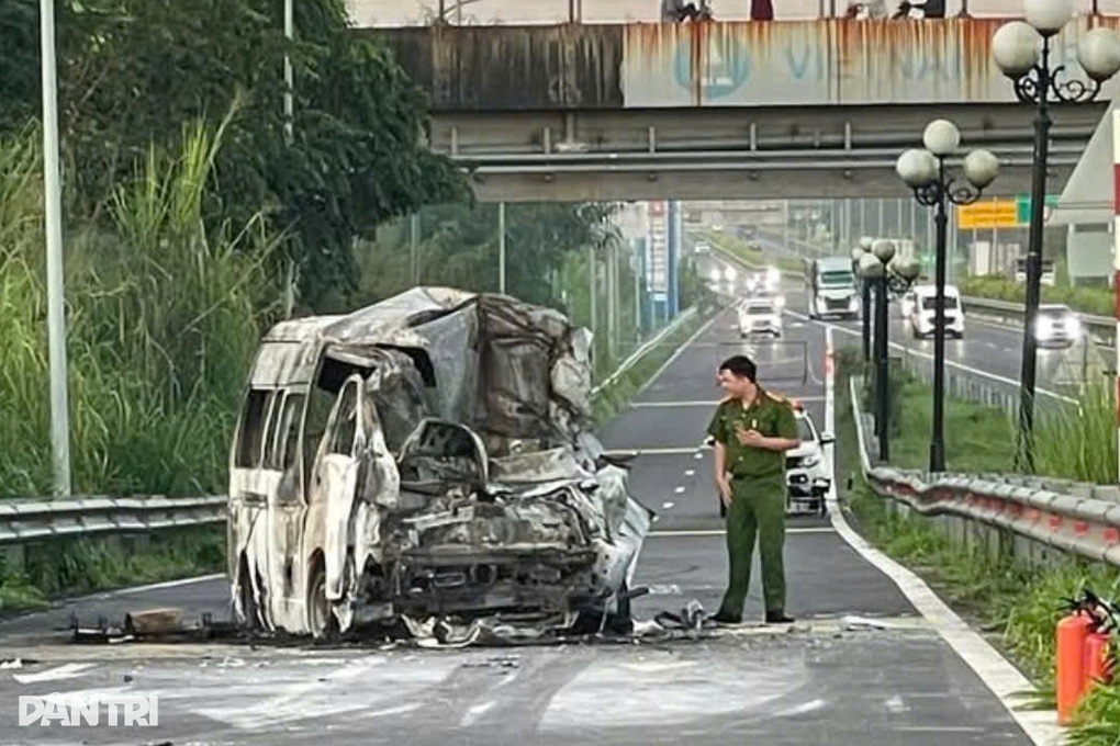 Tai nạn 3 người chết trên cao tốc TPHCM - Dầu Giây: Hai phương tiện đều sai - 1 Tai nạn 3 người chết trên cao tốc TPHCM - Dầu Giây: Hai phương tiện đều sai - 1