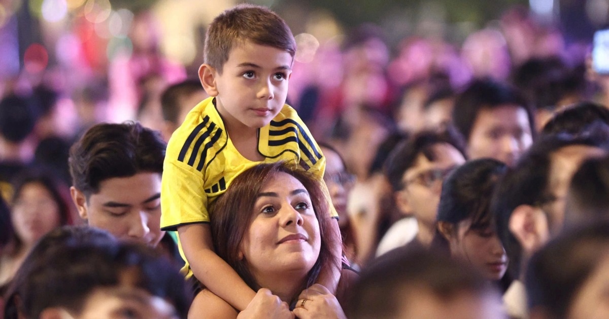 “Biển người” đón năm mới 2026 ở TPHCM