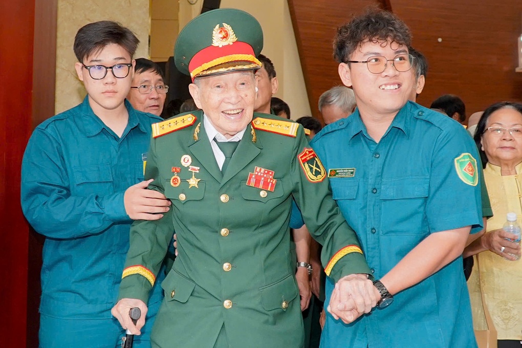 Những đóng góp thầm lặng của tướng lĩnh quân đội nghỉ hưu cho TPHCM - 1