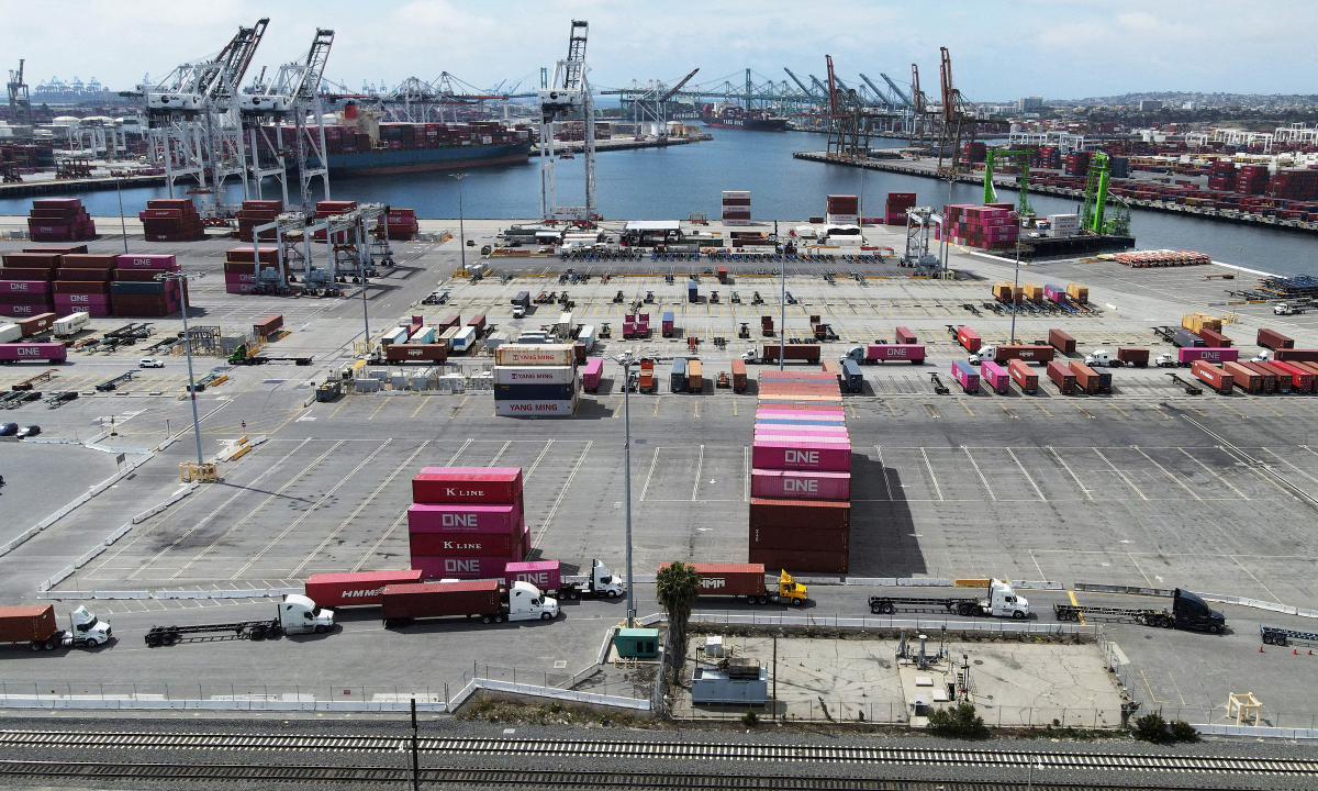 Một năm kinh tế Mỹ chao đảo vì thuế nhập khẩu của ông Trump