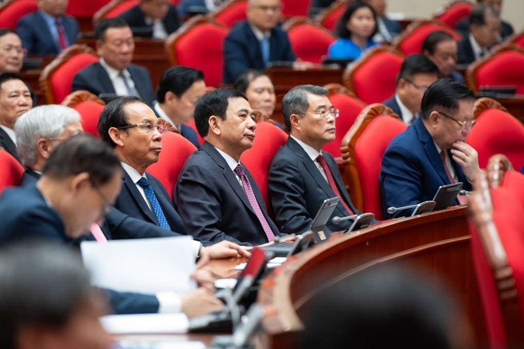 Trung ương họp riêng, cho ý kiến về báo cáo công tác nhân sự khóa mới - 1