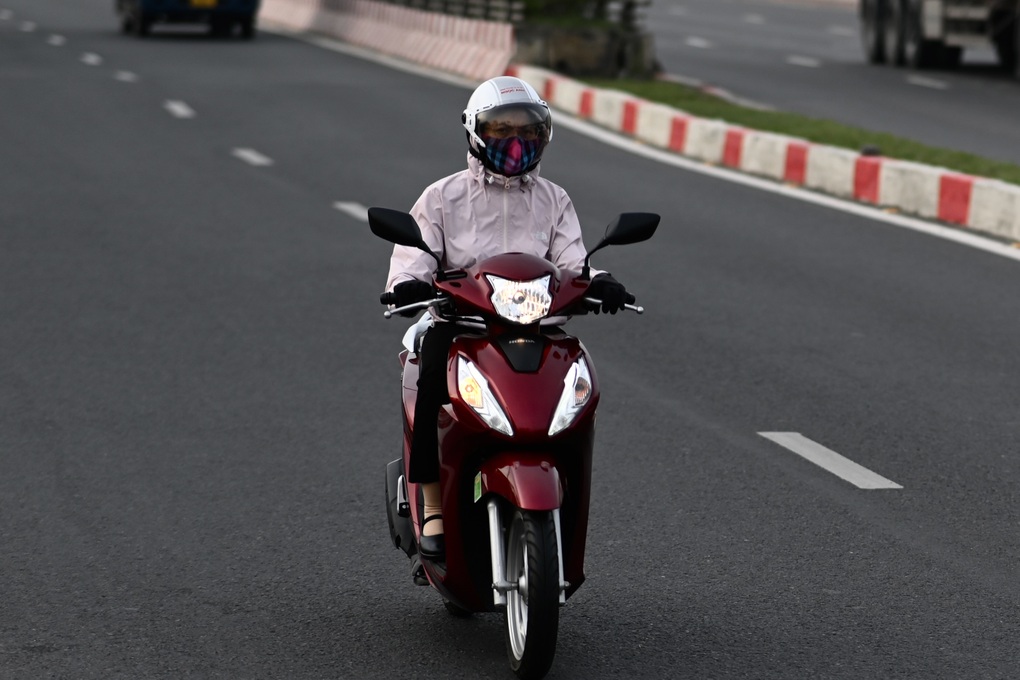 TPHCM đón không khí lạnh, thời tiết mát mẻ dịp Giáng sinh - 1