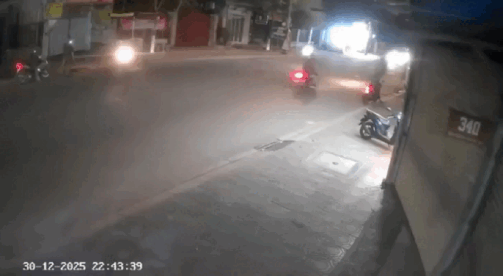 Chủ quán sinh tố ở TPHCM chết cháy, thi thể bị cột bằng 2 sợi dây kẽm - 1