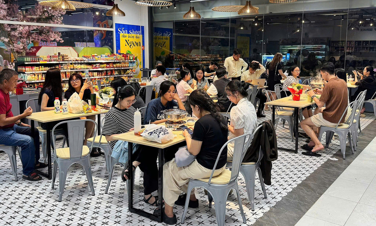 Nở rộ mô hình siêu thị tích hợp ẩm thực