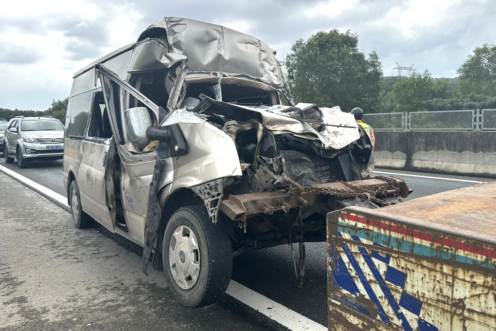 Vụ tai nạn 3 người tử vong trên cao tốc: Chuyến xe trở về sau đám cưới - 3 Vụ tai nạn 3 người tử vong trên cao tốc: Chuyến xe trở về sau đám cưới - 3