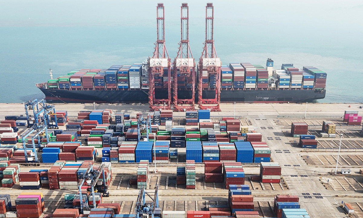 Trung Quốc đạt thặng dư thương mại 1.000 tỷ USD như thế nào