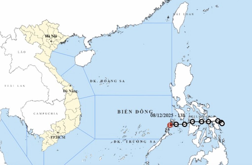 Áp thấp nhiệt đới suy yếu, không còn khả năng gây gió mạnh ở Biển Đông - 1