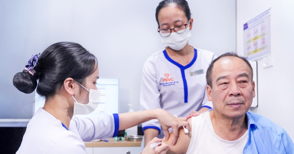 Vaccine RSV mới của Anh – “Lá chắn” giúp người lớn phòng viêm phổi, bệnh hô hấp
