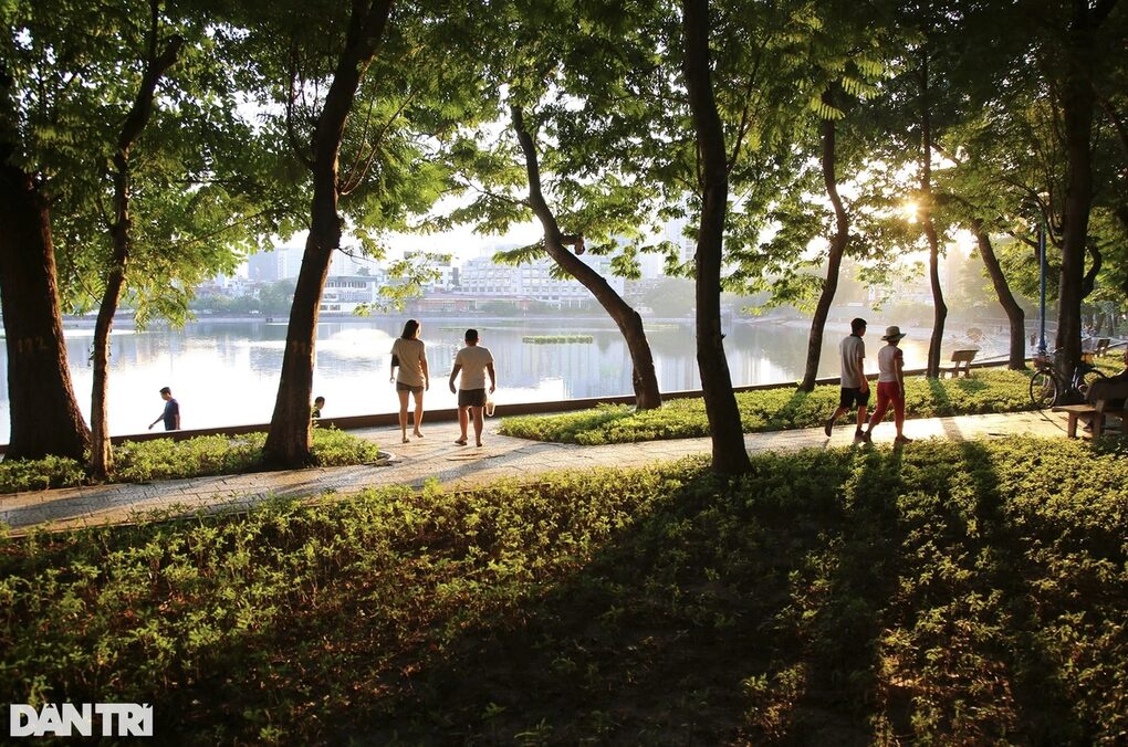 Miền Bắc tăng nhiệt trước khi đón thêm đợt không khí lạnh tăng cường - 1