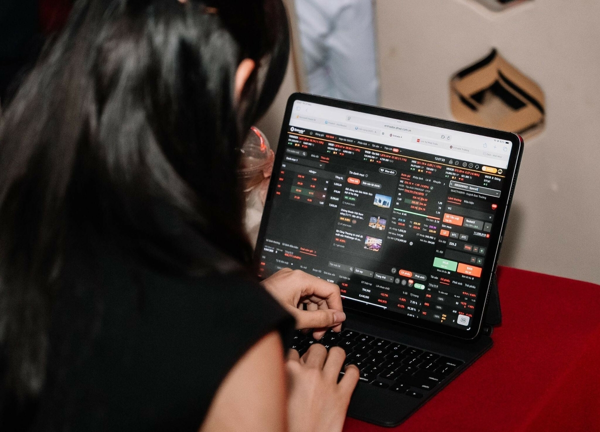 Nhà đầu tư nên làm gì trong tháng cuối năm?