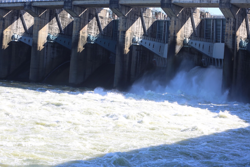 Hồ thủy điện lớn nhất miền Nam xả lũ lần 3, cảnh báo ngập ở hạ du TPHCM - 1 Hồ thủy điện lớn nhất miền Nam xả lũ lần 3, cảnh báo ngập ở hạ du TPHCM - 1