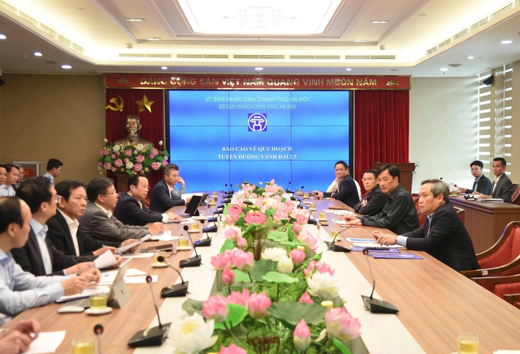 Bí thư Hà Nội: Tập trung toàn tâm tháo gỡ khó khăn dự án Vành đai 2.5 - 2