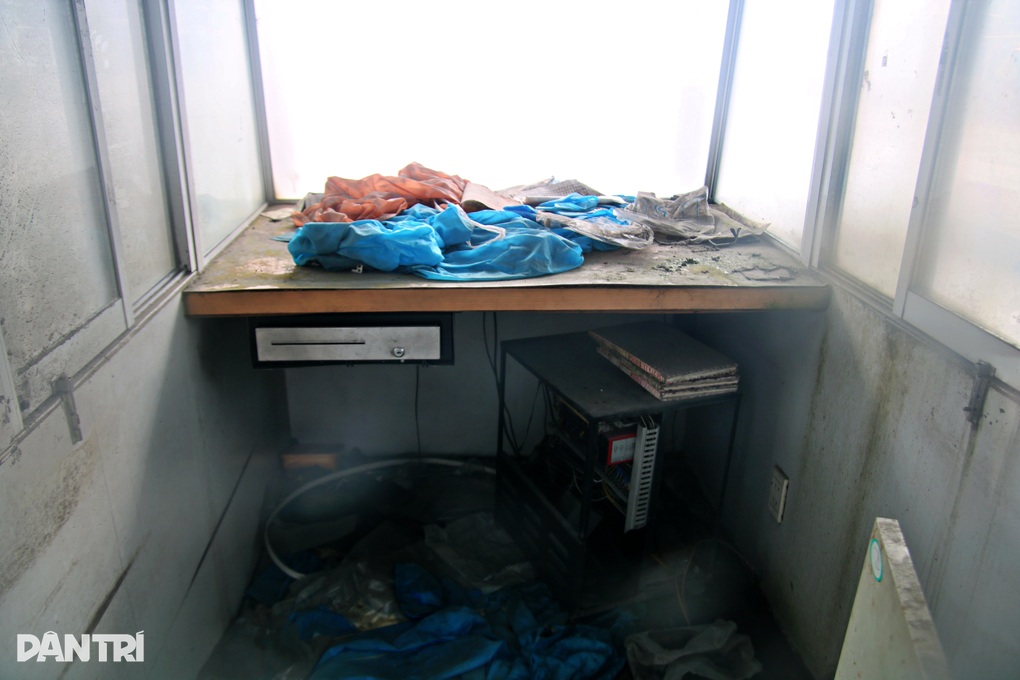 Cảnh hoang tàn tại trạm thu phí BOT T2 ở Cần Thơ - 3 Cảnh hoang tàn tại trạm thu phí BOT T2 ở Cần Thơ - 3