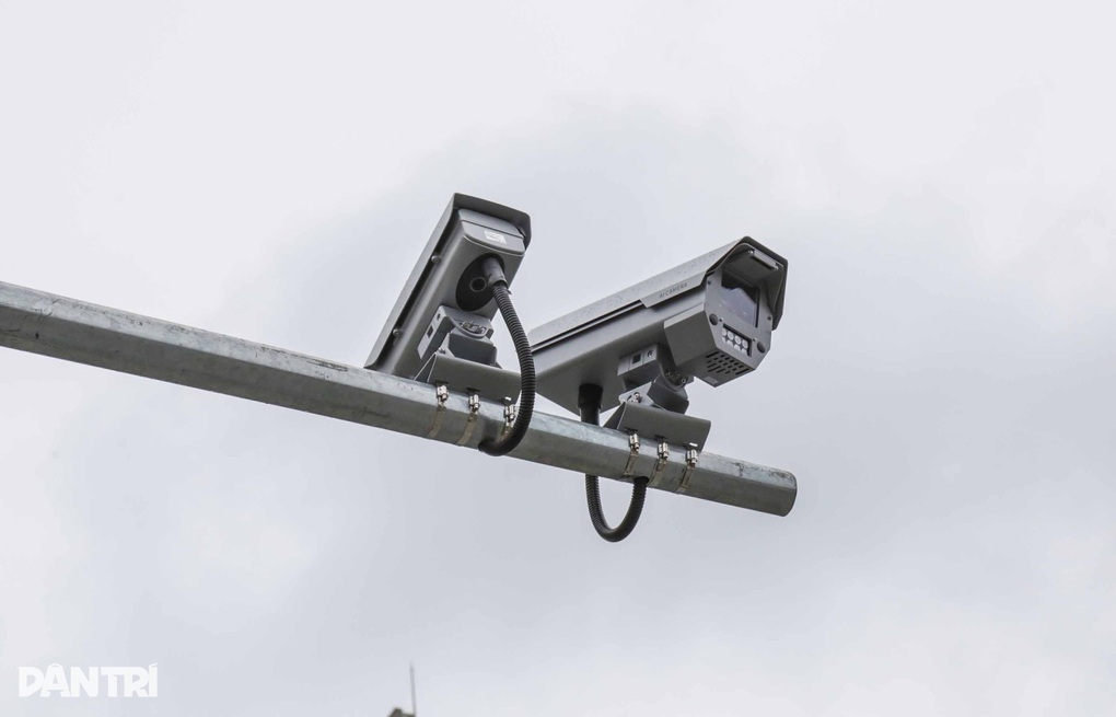 Camera AI đếm 703 lượt xe vượt đèn đỏ ở một ngã tư Hà Nội trong một ngày - 2