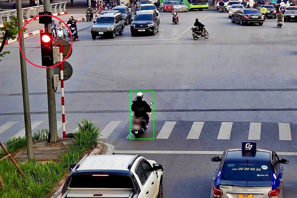Gần 2.000 camera AI phát hiện 352 trường hợp vượt đèn đỏ trong 3 ngày - 1 Gần 2.000 camera AI phát hiện 352 trường hợp vượt đèn đỏ trong 3 ngày - 1