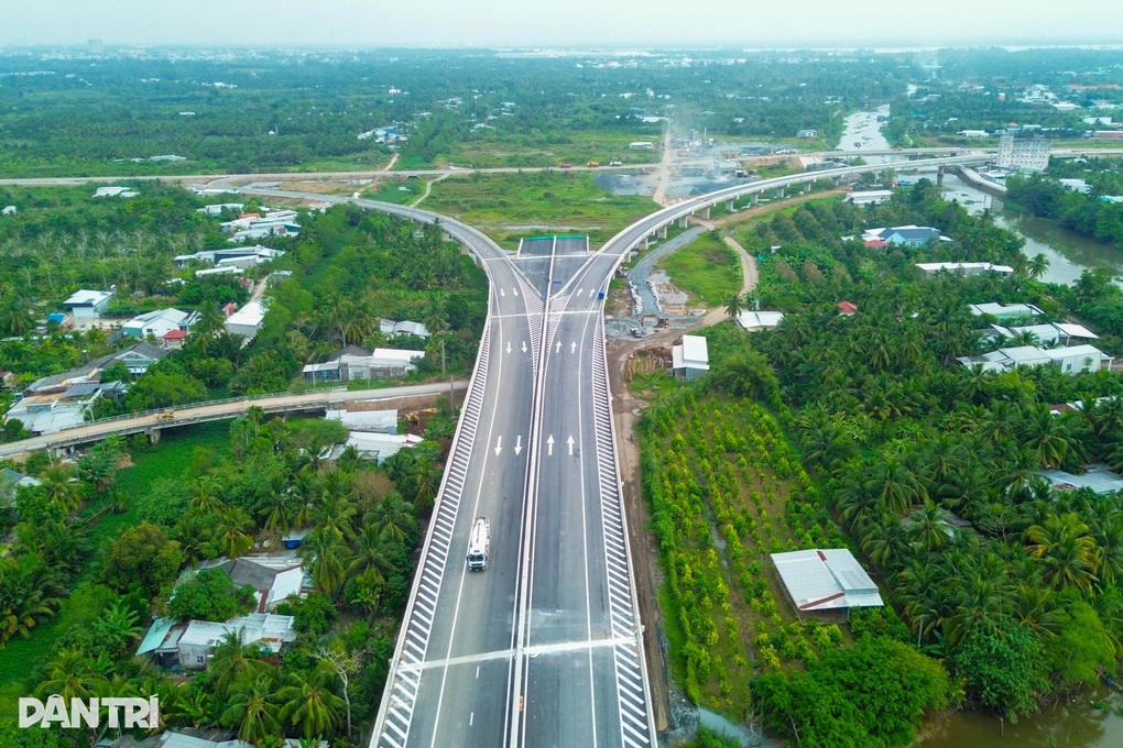 Cao tốc Cần Thơ - Hậu Giang sẽ chính thức thông xe vào 22/12 - 2