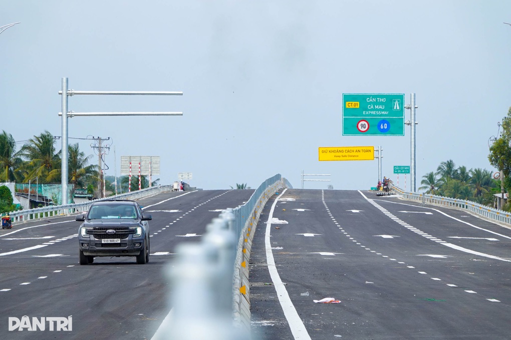 Cao tốc Cần Thơ - Hậu Giang sẽ chính thức thông xe vào 22/12 - 1