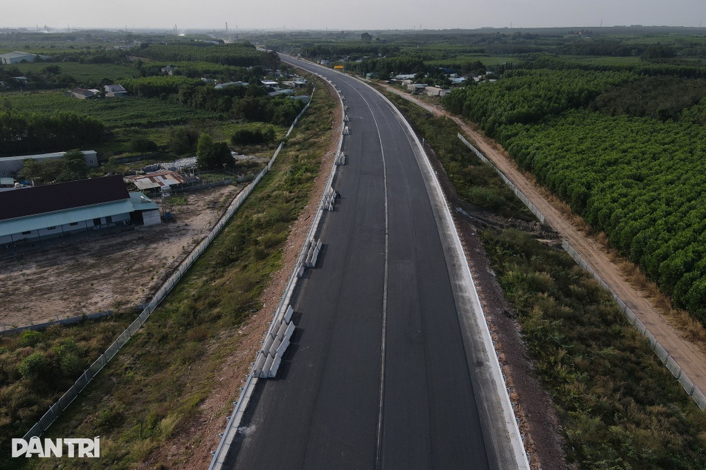 Thông xe cao tốc Biên Hòa - Vũng Tàu đoạn qua Đồng Nai trước Tết Bính Ngọ - 1