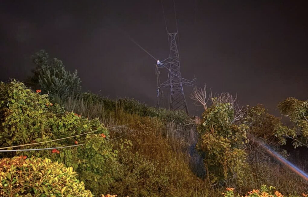 Dây điện sà xuống đường, cao tốc Liên Khương - Prenn ùn ứ xe - 1