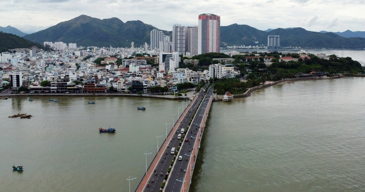 Dỡ bỏ lệnh cấm lưu thông trên cầu Trần Phú ở Khánh Hòa