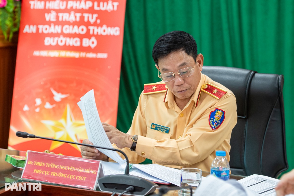 24 thí sinh đạt giải cuộc thi tìm hiểu pháp luật về giao thông đường bộ - 1 24 thí sinh đạt giải cuộc thi tìm hiểu pháp luật về giao thông đường bộ - 1