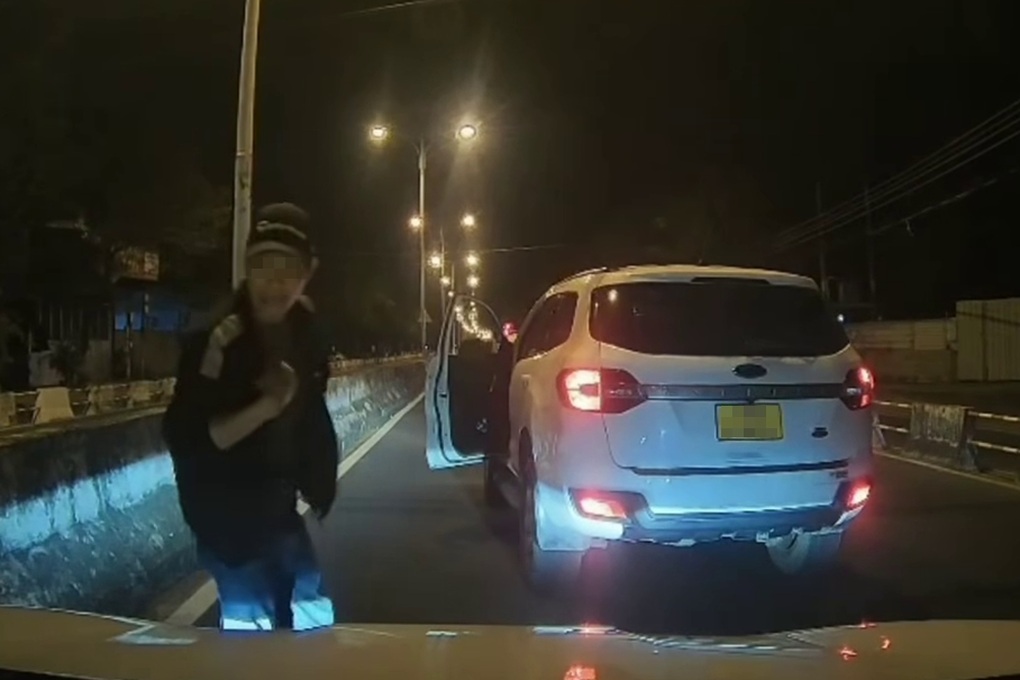 Thông tin mới vụ chặn đầu ô tô vì chuyện xin vượt ở Khánh Hòa - 1 Thông tin mới vụ chặn đầu ô tô vì chuyện xin vượt ở Khánh Hòa - 1