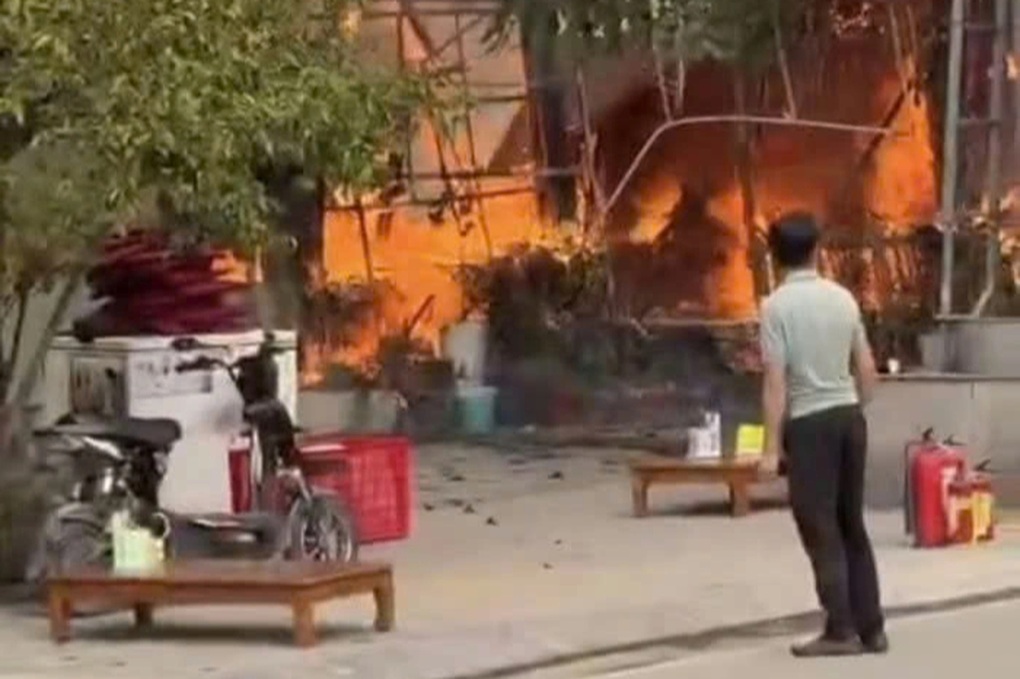 Cháy quán thịt chó nổi tiếng trên TikTok ở Lào Cai - 1