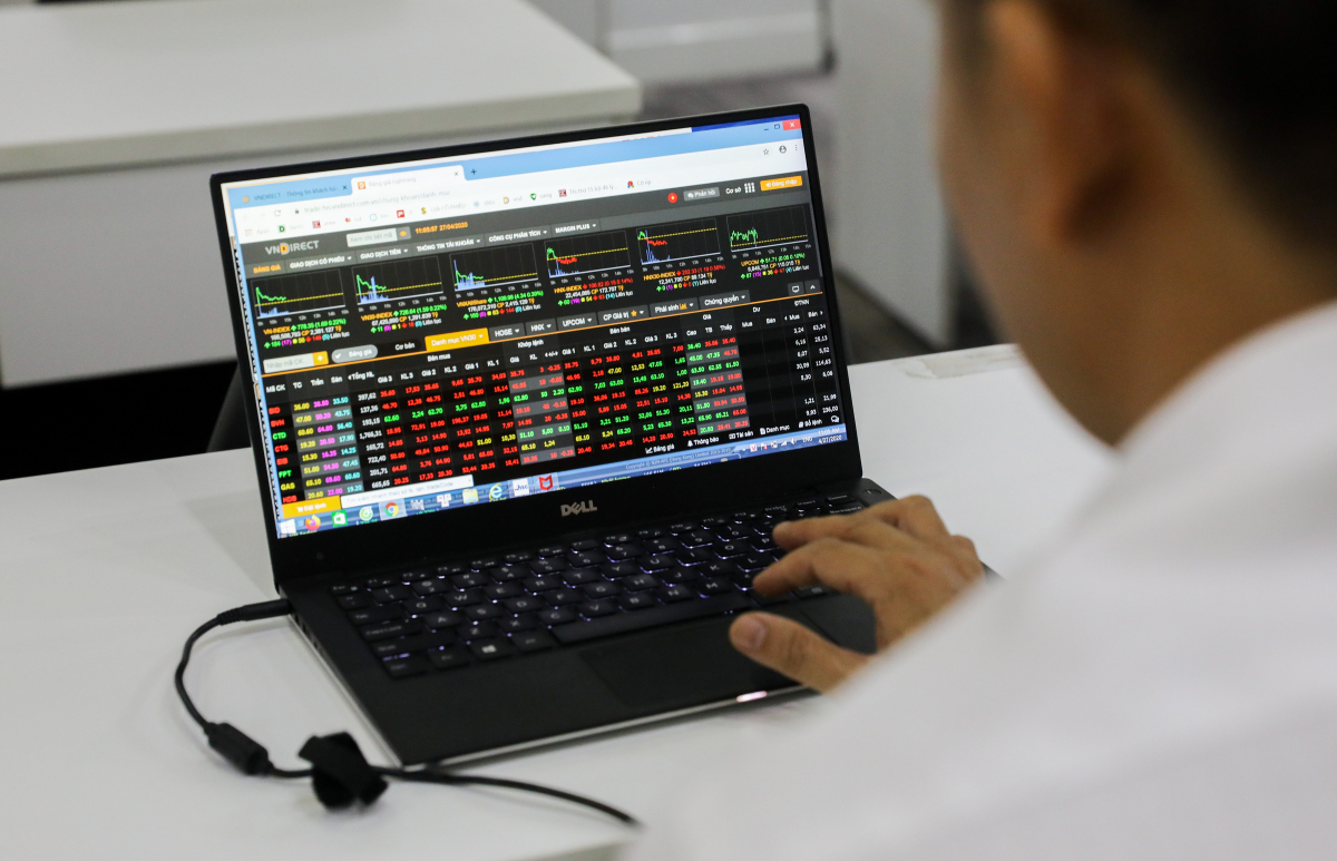 Vingroup tiếp tục ‘gánh’ VN-Index