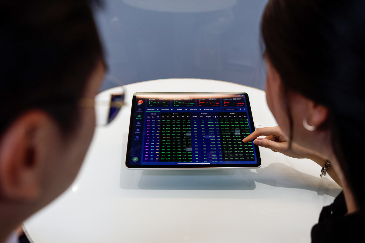 Hai cá nhân chi nghìn tỷ mua cổ phần Giầy Thượng Đình