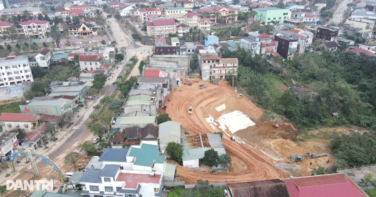 Thần tốc làm kè chống sạt lở, người dân về nhà sau hơn 1 tháng sơ tán