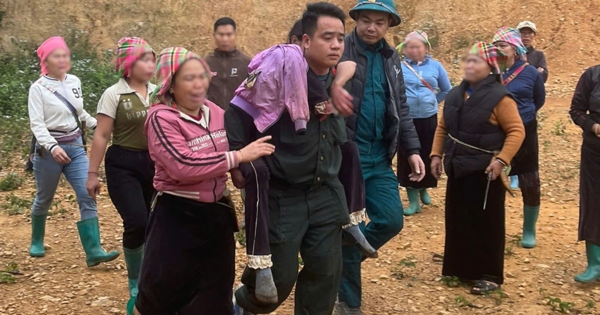 Công an xuyên đêm, kịp thời cứu cô gái gặp nạn trong rừng