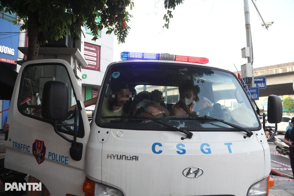 Lực lượng CSGT trong sự nghiệp xây dựng, bảo vệ Tổ quốc giai đoạn 1975-1985 - 1 Lực lượng CSGT trong sự nghiệp xây dựng, bảo vệ Tổ quốc giai đoạn 1975-1985 - 1