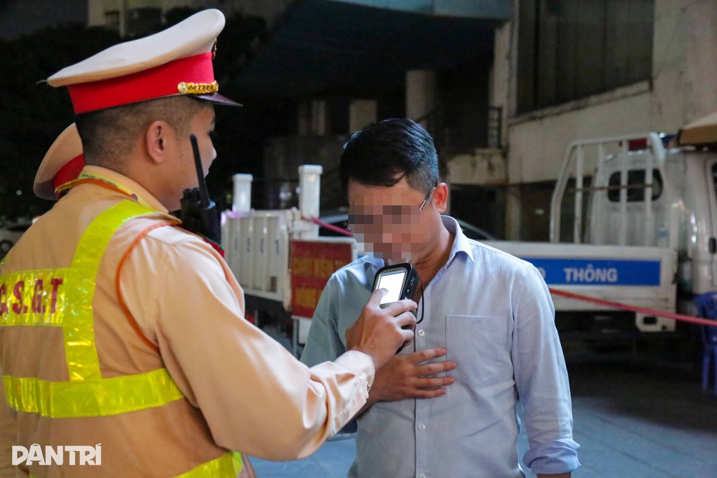 Sẽ đồng loạt kiểm tra nồng độ cồn sáng mùng 1 Tết Bính Ngọ - 1 Sẽ đồng loạt kiểm tra nồng độ cồn sáng mùng 1 Tết Bính Ngọ - 1