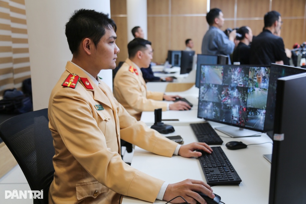 Tọa đàm ứng dụng chuyển đổi số trong công tác đảm bảo trật tự ATGT ở Hà Nội - 2 Tọa đàm ứng dụng chuyển đổi số trong công tác đảm bảo trật tự ATGT ở Hà Nội - 2