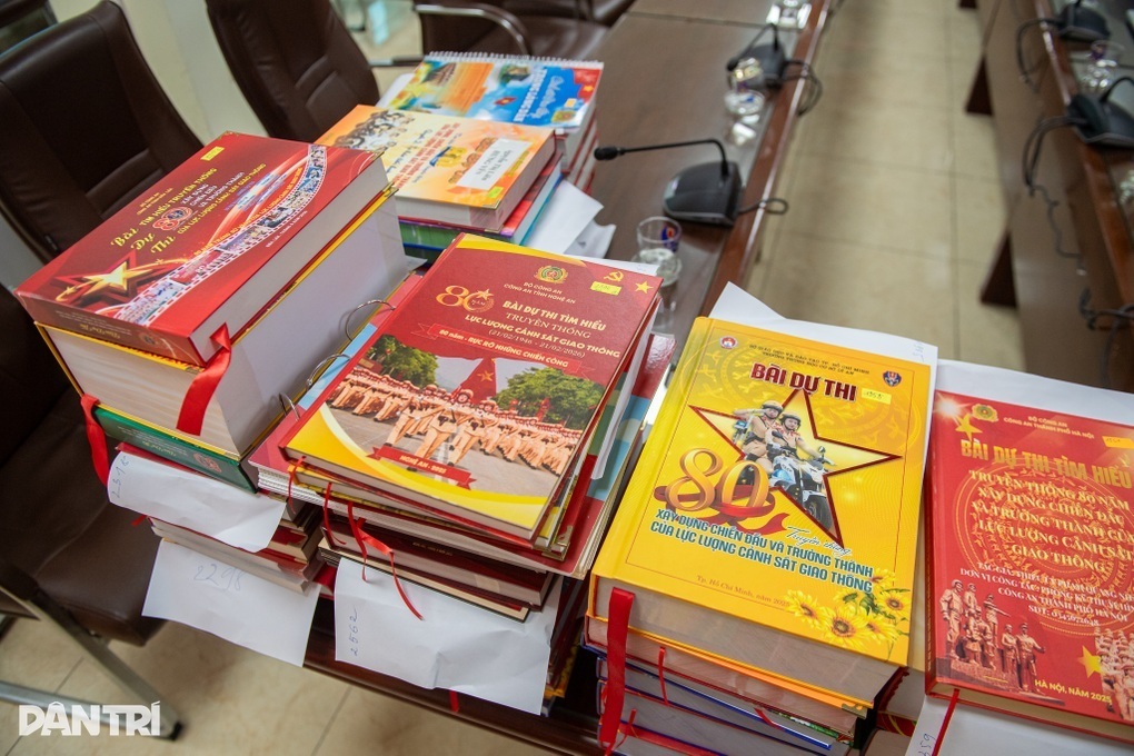 Ngày 19/12 sẽ diễn ra lễ trao giải 2 cuộc thi về giao thông - 4 Ngày 19/12 sẽ diễn ra lễ trao giải 2 cuộc thi về giao thông - 4