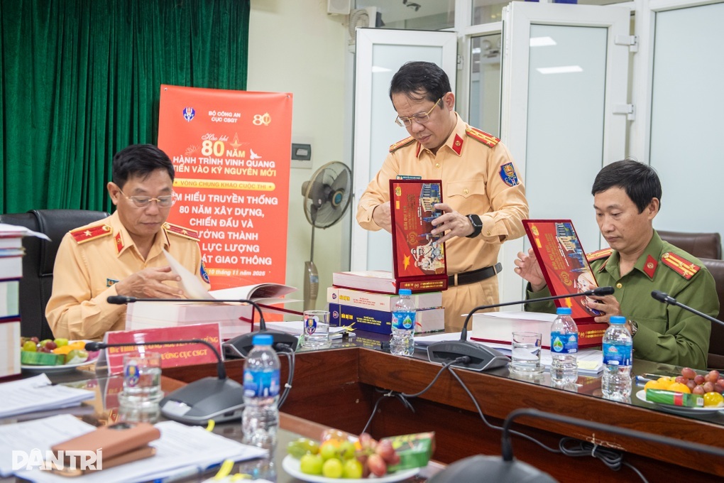 Ngày 19/12 sẽ diễn ra lễ trao giải 2 cuộc thi về giao thông - 6 Ngày 19/12 sẽ diễn ra lễ trao giải 2 cuộc thi về giao thông - 6