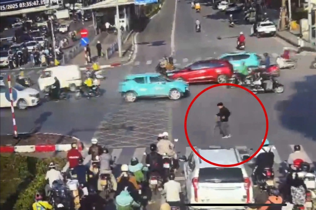 Camera AI truy vết, giúp tìm ông lão đi lạc ở Hà Nội - 1