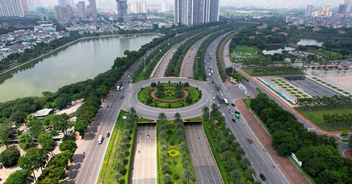 Hà Nội sửa chữa đại lộ Thăng Long, di chuyển cầu bộ hành đường Xuân Thủy