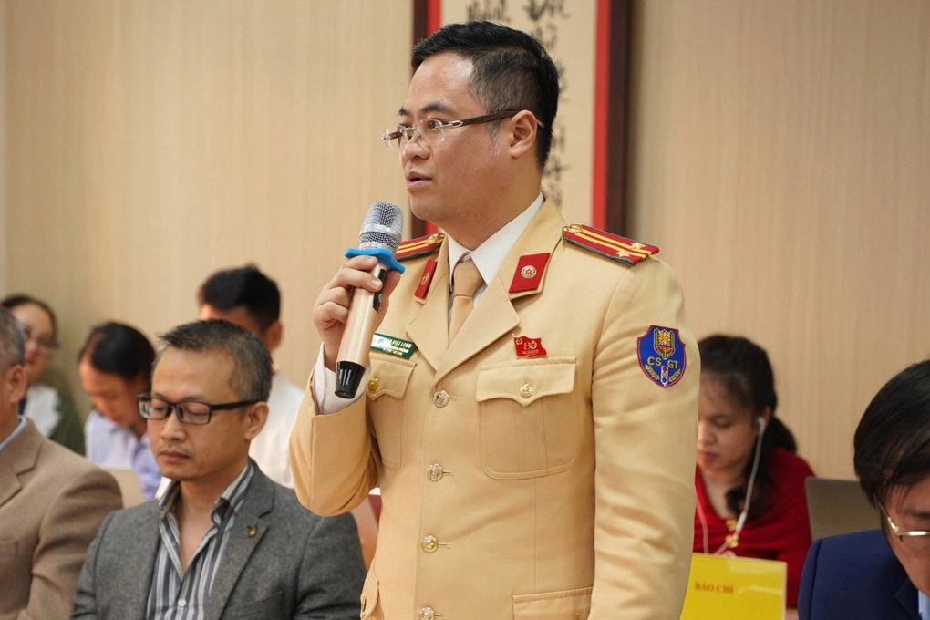 “Có tuyến đường ở Hà Nội rộng 4-5 làn nhưng ô tô chiếm tới 3-3,5 làn” - 1 “Có tuyến đường ở Hà Nội rộng 4-5 làn nhưng ô tô chiếm tới 3-3,5 làn” - 1