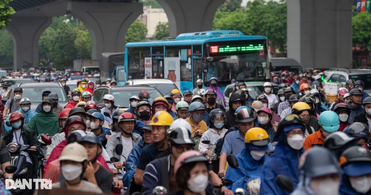 Hà Nội cấm xe máy xăng theo giờ: “Giải quyết được cả hai bài toán?”