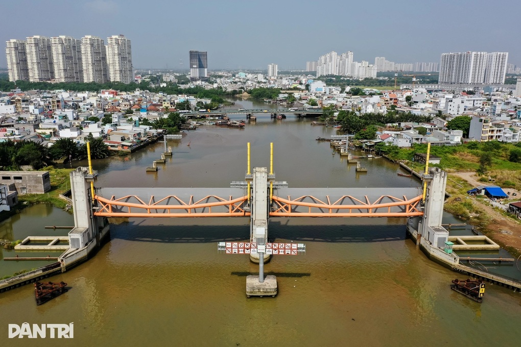 Phó Thủ tướng nhắc TPHCM sớm xử lý dự án ngăn triều, chống ngập - 1