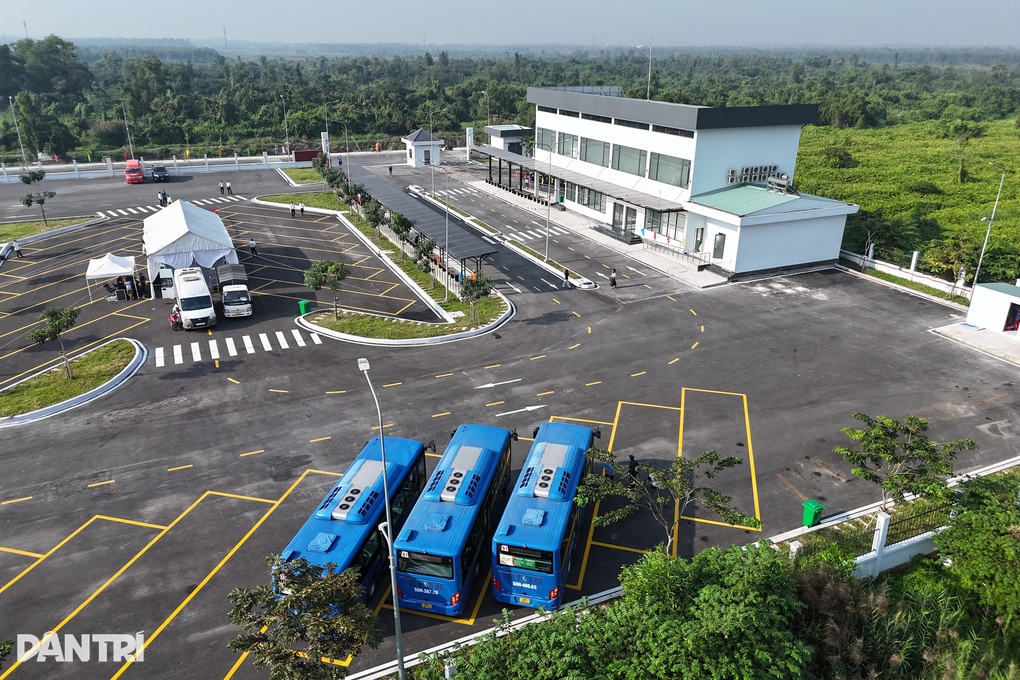 TPHCM có thêm bến xe buýt gần 14.000m2 - 1 TPHCM có thêm bến xe buýt gần 14.000m2 - 1