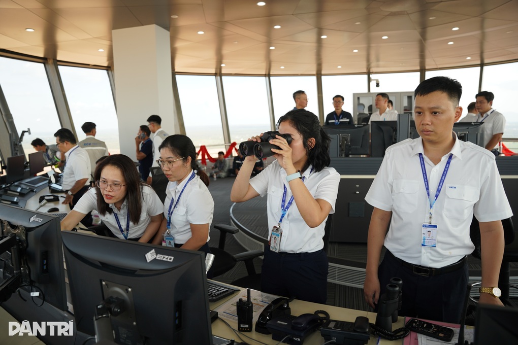 Chuyến bay đầu tiên hạ cánh thành công tại sân bay Long Thành - 3