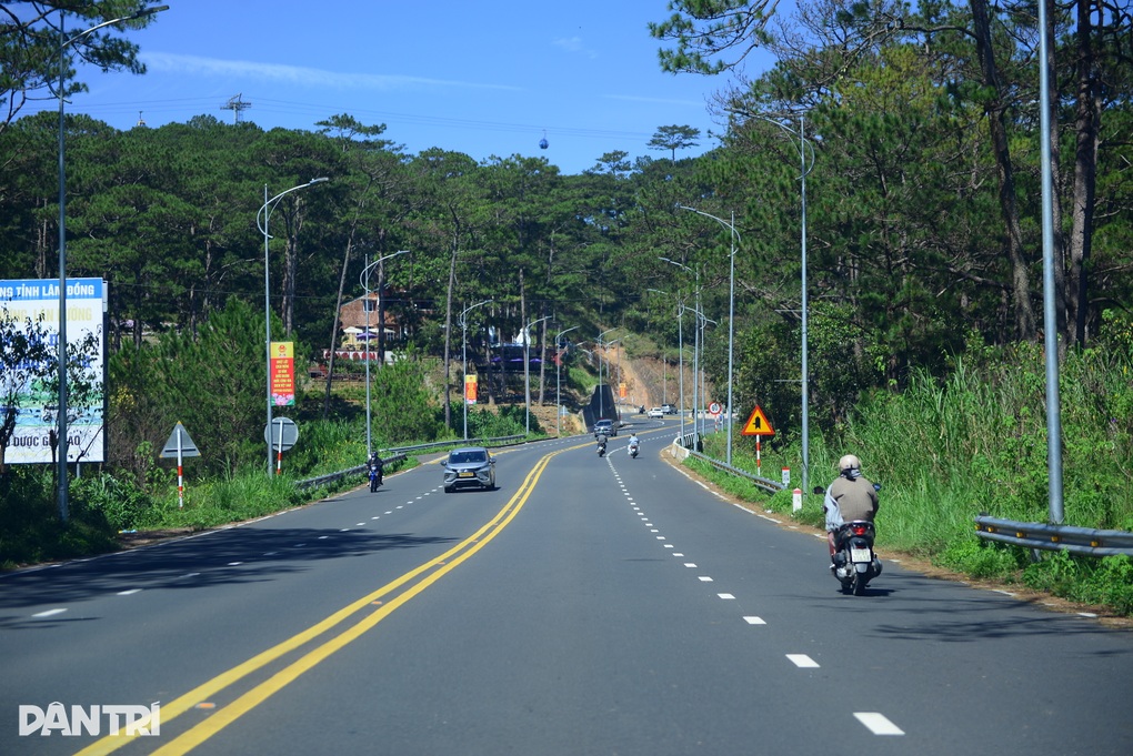 Loạt cao tốc trở thành đột phá tăng trưởng 2 con số ở Lâm Đồng - 3 Loạt cao tốc trở thành đột phá tăng trưởng 2 con số ở Lâm Đồng - 3