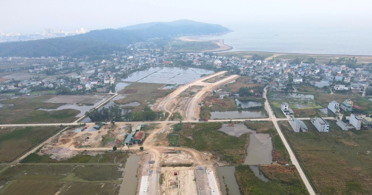 Khu mộ tổ án ngữ trên dự án đường hơn 630 tỷ đồng ở Sầm Sơn