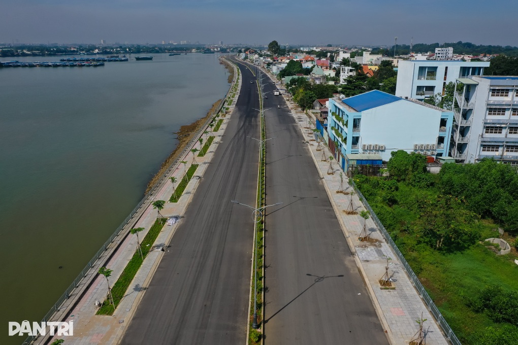 Đồng Nai bắn pháo hoa mừng năm mới 2026 ở cầu Hóa An - 1