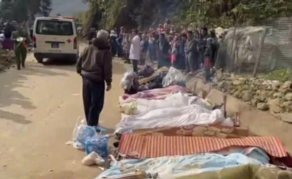 Lật xe chở đoàn thiện nguyện từ Hà Nội lên Lào Cai, 8 người tử vong - 2